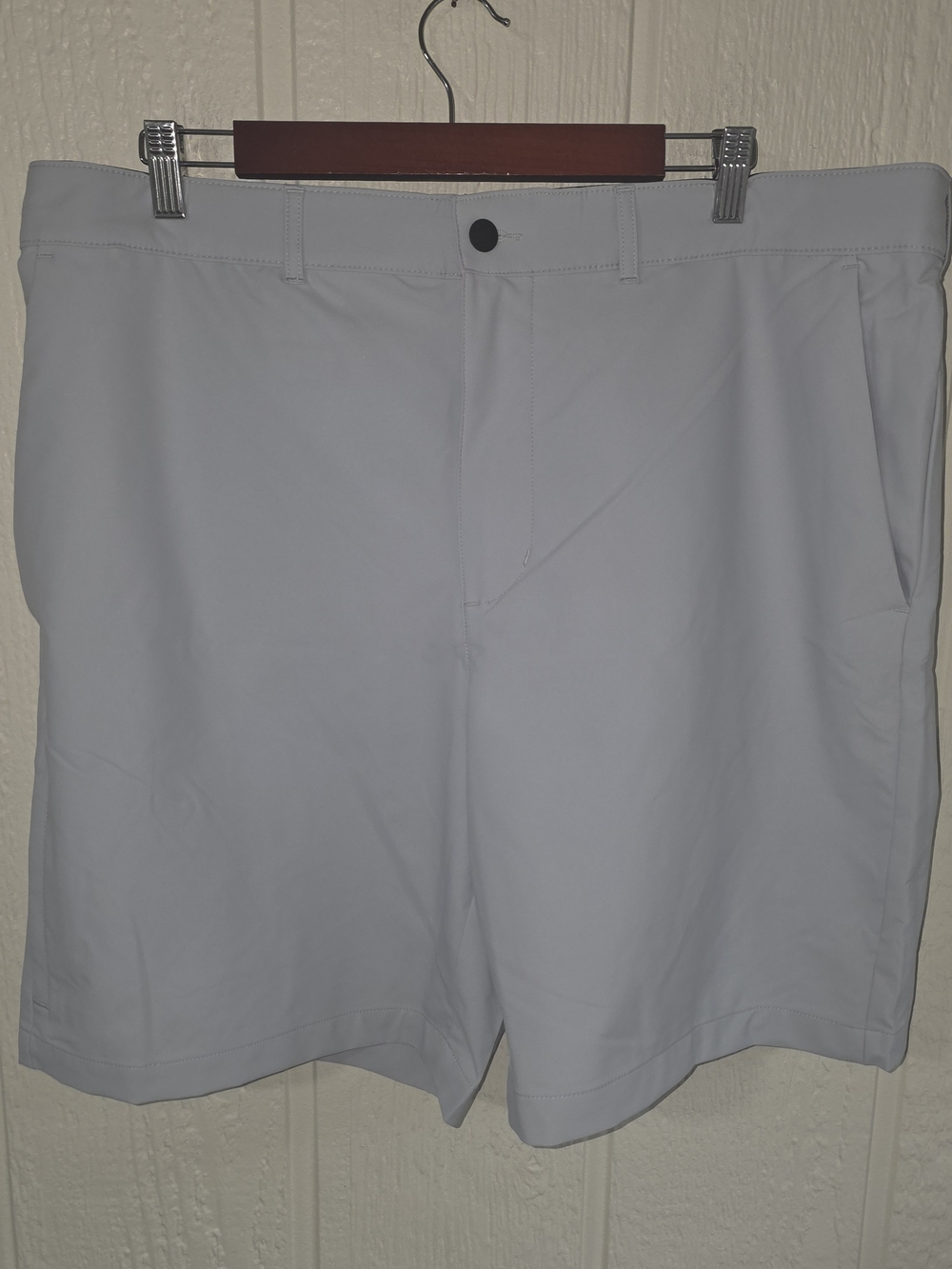 Men's  Gerry Light Gray Flat-Front Performance Shorts, Size 40